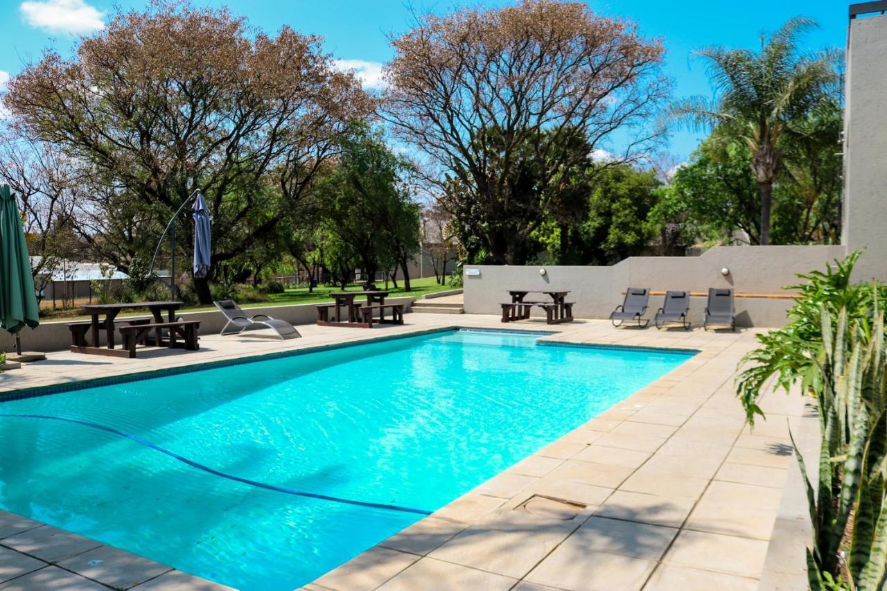 Hotel Fair Glen Kyalami Esterno foto